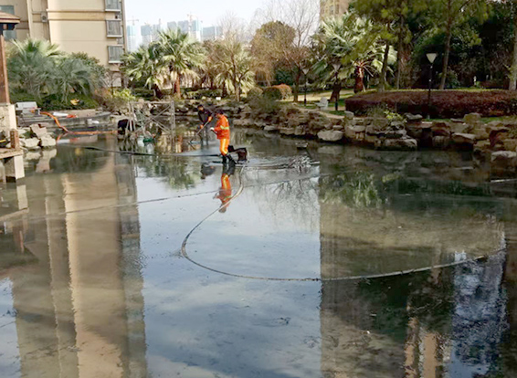 梅河口景观池淤泥清理