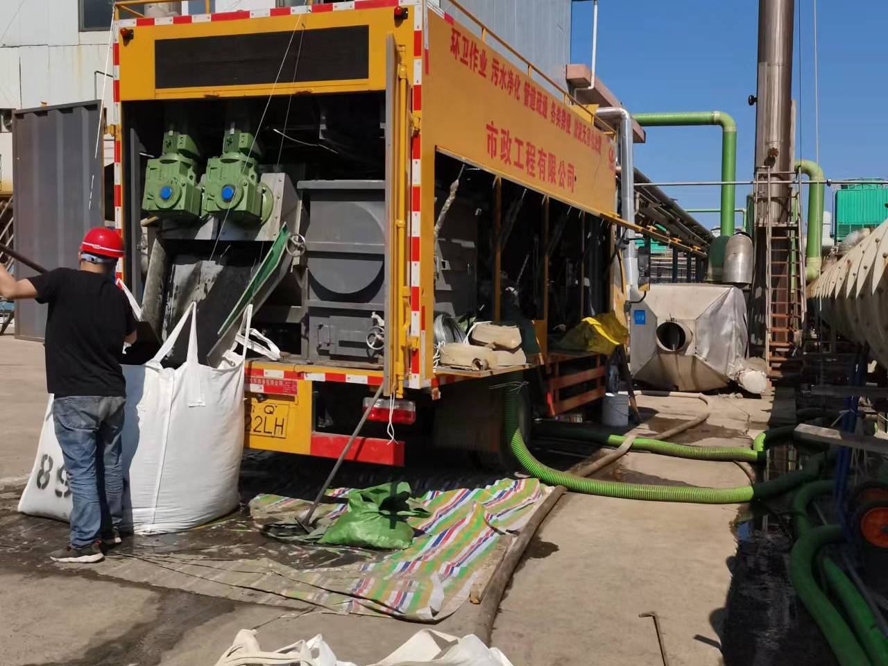 梅河口淤泥压干处理